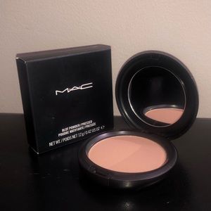 MAC Blot Powder/ Pressed; .42 US OZ; Dark